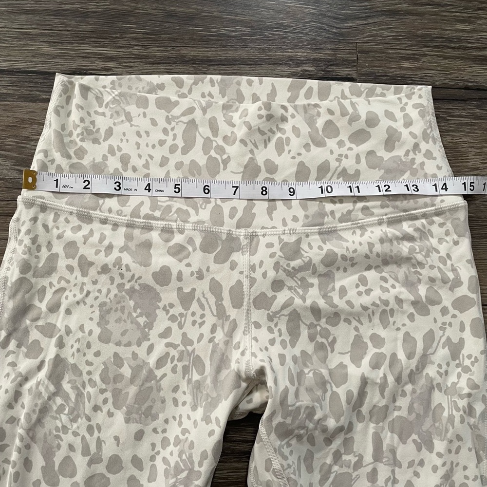 Lululemon Align High-Rise Crop 17” Cheetah Camo Antique White Leggings Size 10 - Picture 6 of 6